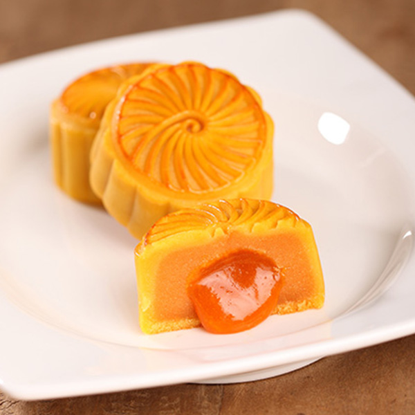 Flowing Milk Emperor Mooncake