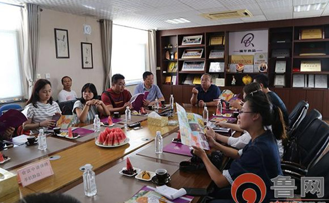 当红酒邂逅蔓越莓 两岸记者品味瑞华食品的创新馅料