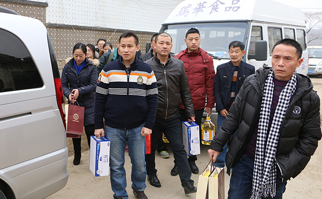 瑞华扬帆助学，公益爱在前行